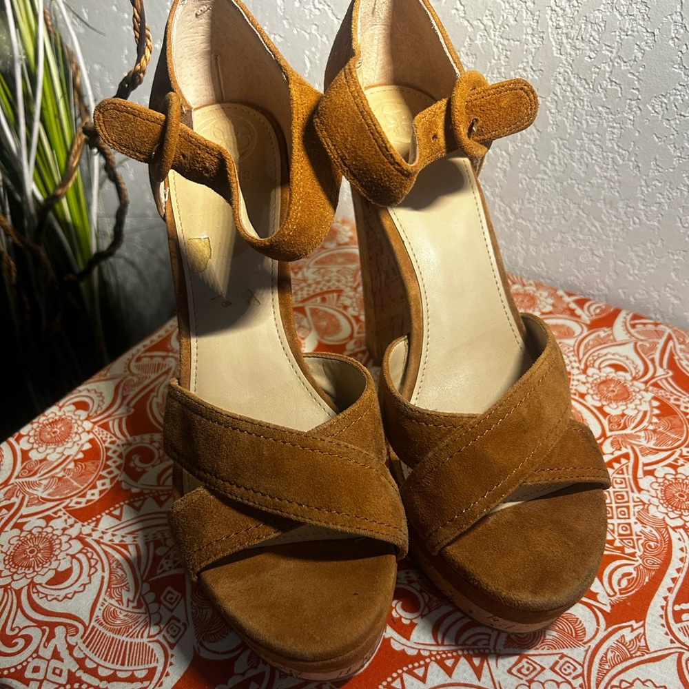 Guess heels